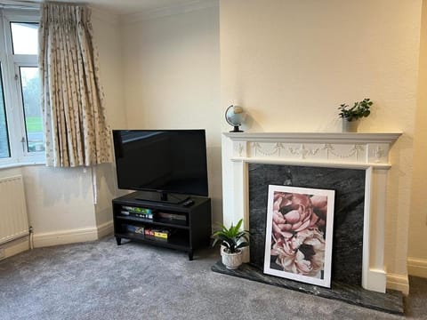Communal lounge/ TV room, TV and multimedia, Evening entertainment