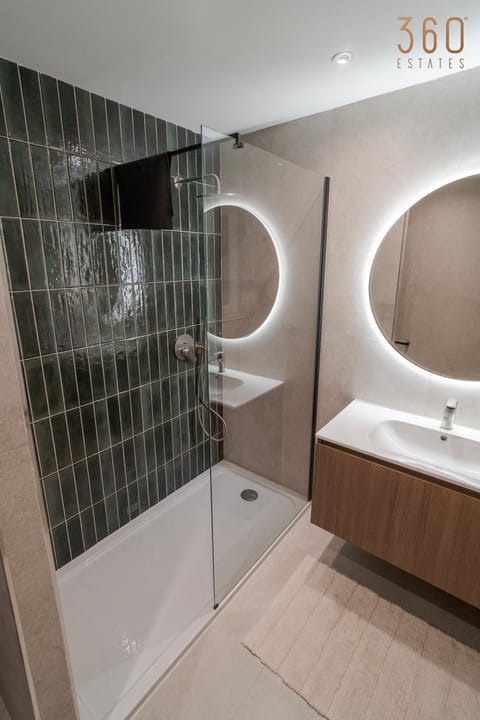 Shower, Bathroom, Bath, towels