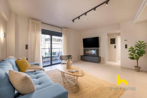 Elegant 2-BDR APT Near Metro & Private Patio Apartment in Athens