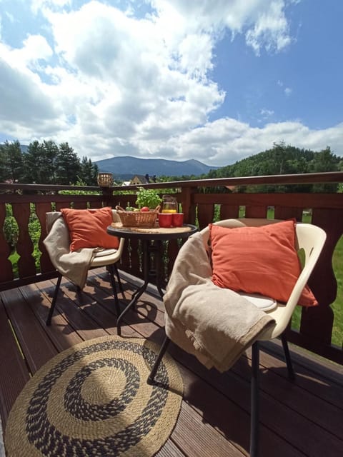 View (from property/room), Balcony/Terrace, Garden view, Mountain view