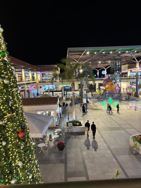 Area and facilities, Shopping Area