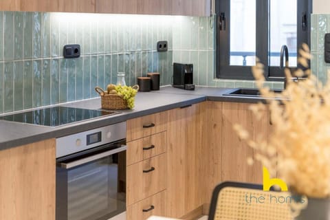 Modern Stay in Charming Petralona W Balcony! Apartment in Athens