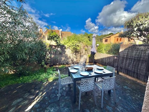 Patio, Garden view