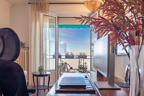 Bird's eye view, TV and multimedia, Balcony/Terrace, Seating area, City view