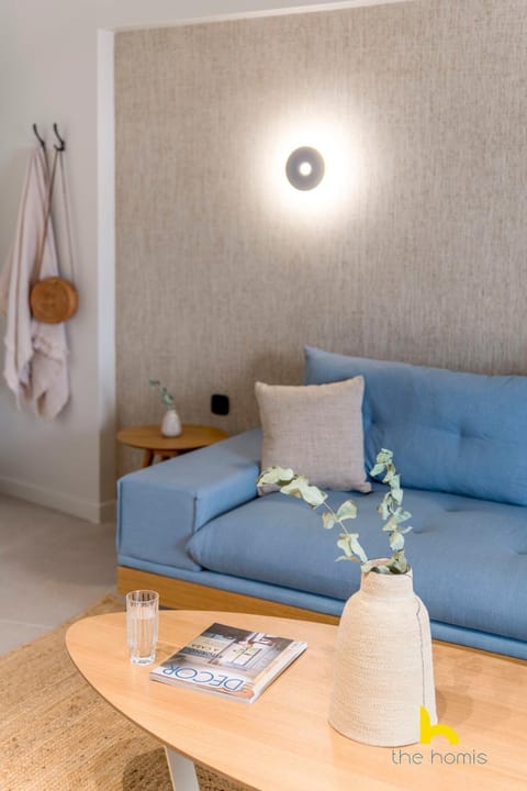 Stylish 2-BDR APT W Private Patio Near Metro Apartment in Athens