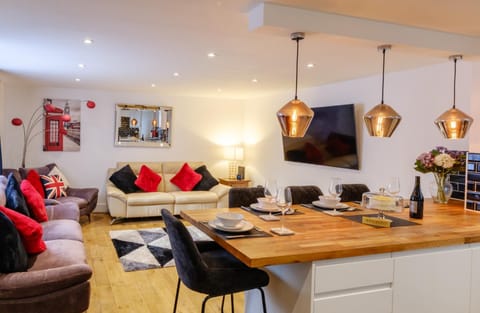 Living room, Seating area, Dining area
