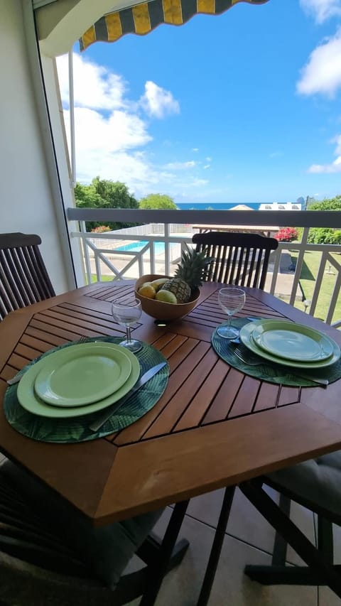 View (from property/room), Balcony/Terrace, Dining area