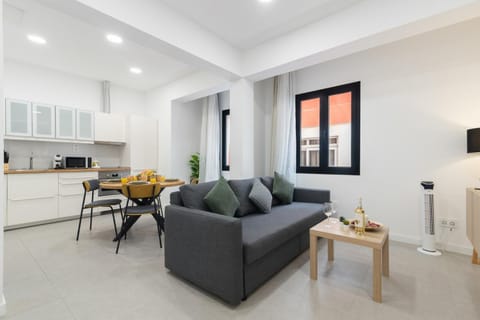 Kitchen or kitchenette, Living room, Dining area, pet friendly