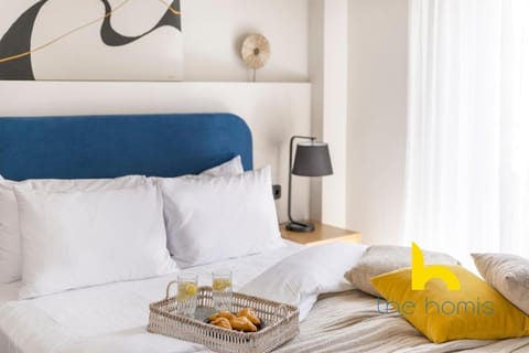 Luxury Retreat 2BDR W Dining Patio, Fast Wifi Apartment in Athens