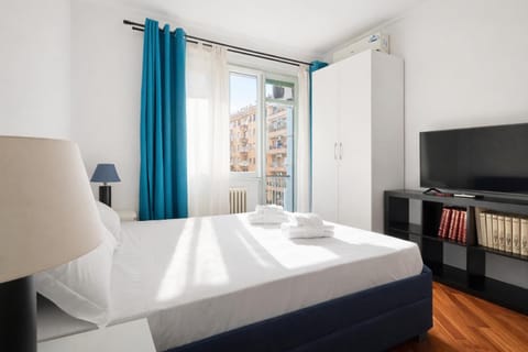Communal lounge/ TV room, Bed, TV and multimedia, Photo of the whole room, Evening entertainment, Bedroom, hair dresser, towels, wardrobe
