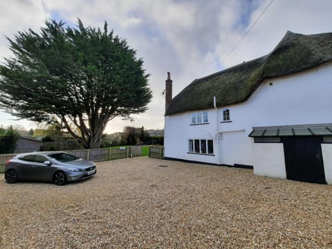 Facade/entrance, Day, On site, Area and facilities, Parking