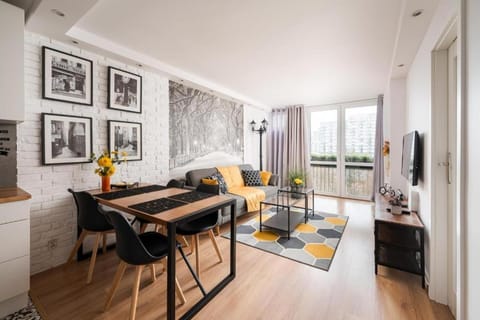 TV and multimedia, Living room, Dining area