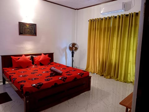 Bed, Photo of the whole room, Bedroom, air conditioner