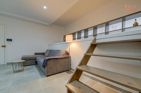 Bed, Living room, Photo of the whole room, Seating area, Bedroom