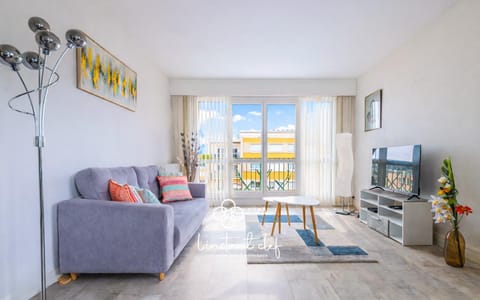 Property building, TV and multimedia, Living room