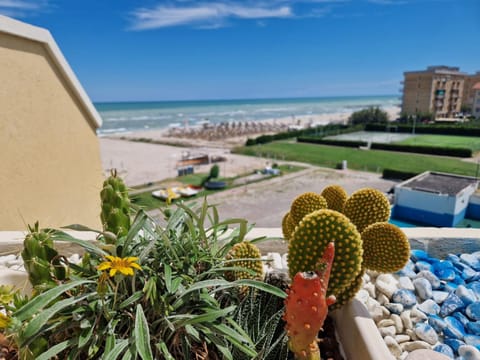SE198 - Senigallia, luminoso bilocale fronte mare al residence Piramidi Apartment in Senigallia