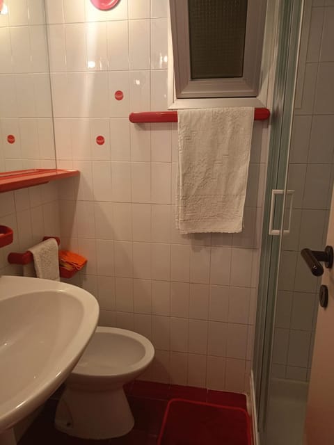 SE198 - Senigallia, luminoso bilocale fronte mare al residence Piramidi Apartment in Senigallia