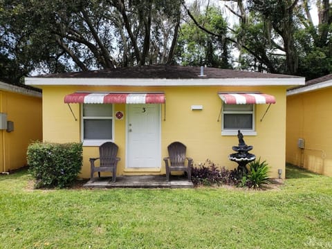 Miami Court Single Cottage #3 Apartment in Lakeland
