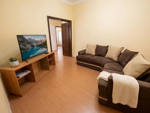 Communal lounge/ TV room, TV and multimedia, Living room, Evening entertainment