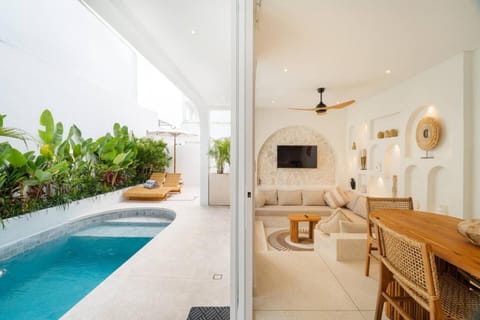 TV and multimedia, Living room, Swimming pool, sunbed
