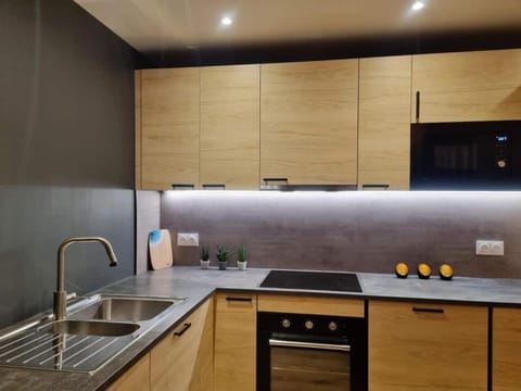 Kitchen or kitchenette, Communal kitchen, stove, kitchen