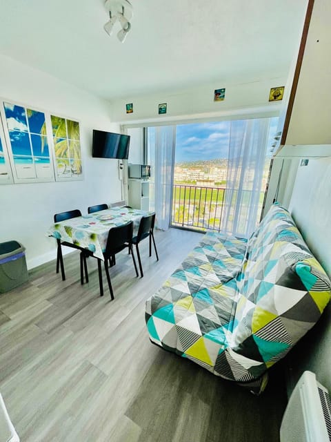 Living room, kitchen