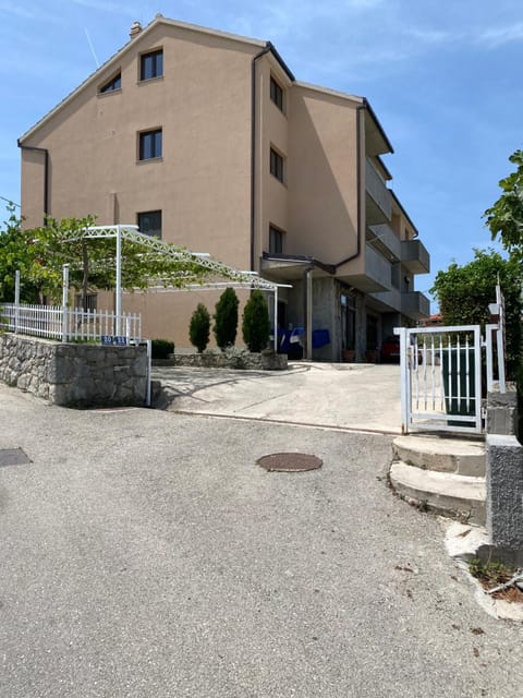Property building, Day