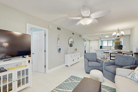 Carlos Pointe 113 Apartment in Estero Island