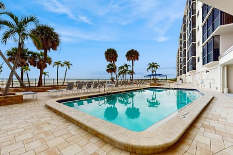 Carlos Pointe 113 Apartment in Estero Island