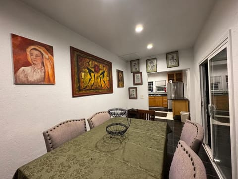Nearby Museums • Downtown • 4BR • Sleeps 16 House in San Jose