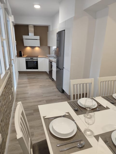 Kitchen or kitchenette, Dining area, dishwasher, oven, stove