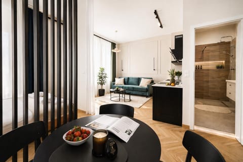 Shower, Bathroom, TV and multimedia, Kitchen or kitchenette, Living room, Decorative detail, Seating area, Dining area, Parking, dishwasher, heating, internet, stove, air conditioner