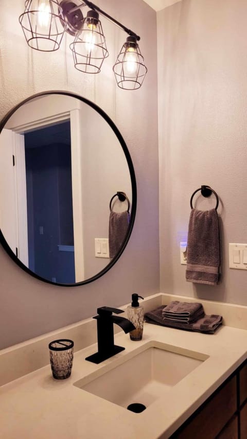 Beautiful Modern Farmhouse Villa in Willamette Valley