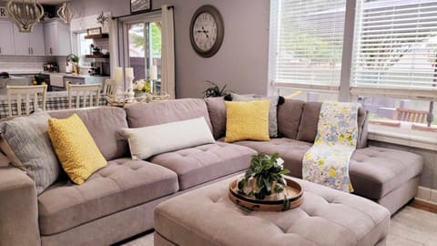 Beautiful Modern Farmhouse Villa in Willamette Valley