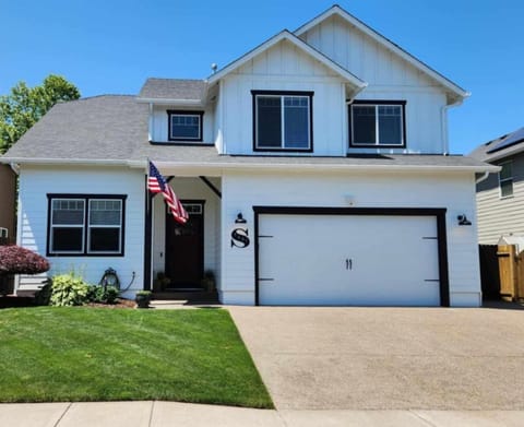 Beautiful Modern Farmhouse Villa in Willamette Valley