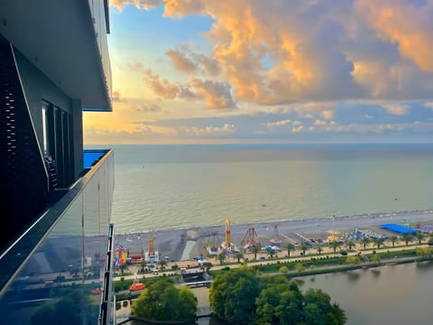 Nearby landmark, Communal lounge/ TV room, Day, Natural landscape, Bird's eye view, Beach, Evening entertainment, Sea view, Sunrise, Sunset