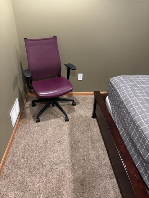Private Room near Valleyfair & Mall of America House in Prior Lake