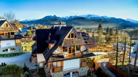 Property building, Day, Bird's eye view, Mountain view