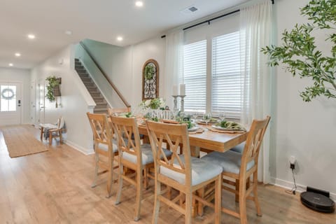 Palmetto Breeze Retreat Pool and Coastal Elegance House in Bluffton