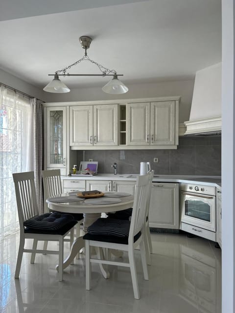 Balcony/Terrace, Kitchen or kitchenette, Seating area, Dining area, dishwasher, oven, stove