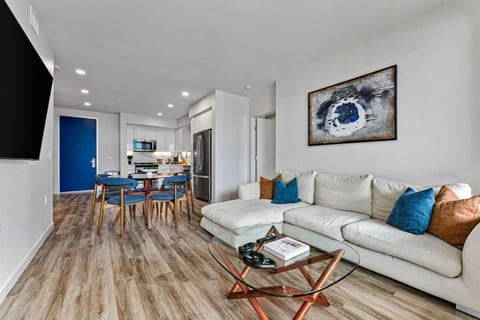 TV and multimedia, Living room, Dining area