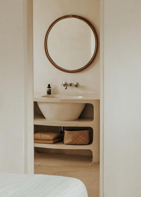 Serene 2-BR Hideaway - Near Canggu & Seseh Beach Villa in Mengwi