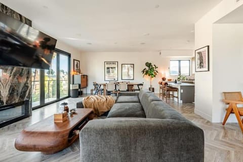 Abracadabra Ultra Luxury Private Residence Apartment in West Hollywood