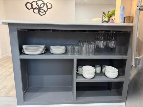 Modern retreat in Richmond, Near SF & Berkeley House in El Cerrito