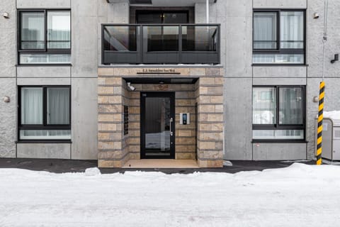 Property building, Facade/entrance, Winter
