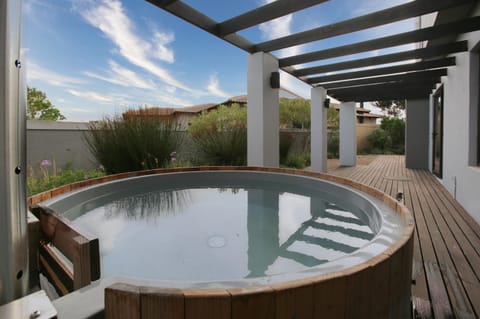 Day, Natural landscape, Hot Tub, Hot Tub
