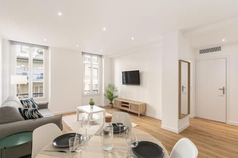 TV and multimedia, Living room, air conditioner