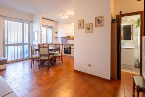 Living room, Dining area, Lunch, oven