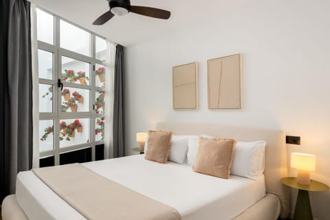 Photo of the whole room, Bedroom