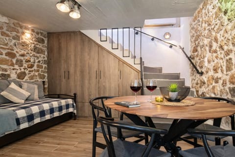 Seating area, Dining area, Bedroom